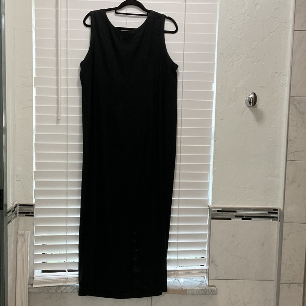 Bentley 55% linen Timeless Sleek Black Sleeveless Maxi Dress - Picture 4 of 5